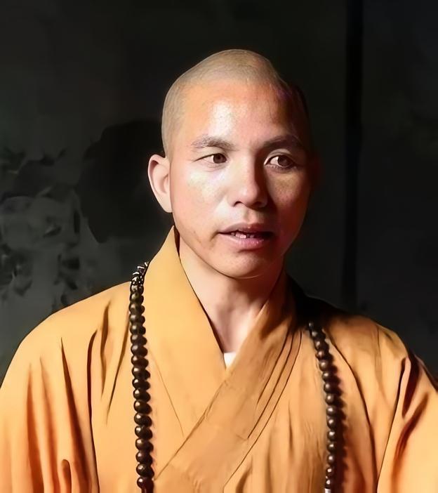 九游体育app-少林寺新方丈释印乐，上任仅一天，就被人扒出和美女大量的合照！