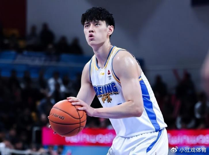 赵睿受伤缺阵,北京首钢队4战3败,许利民指导接近下课|深圳队|常规赛|曾凡博|山东男篮|广东男篮_新浪体育_新浪新闻