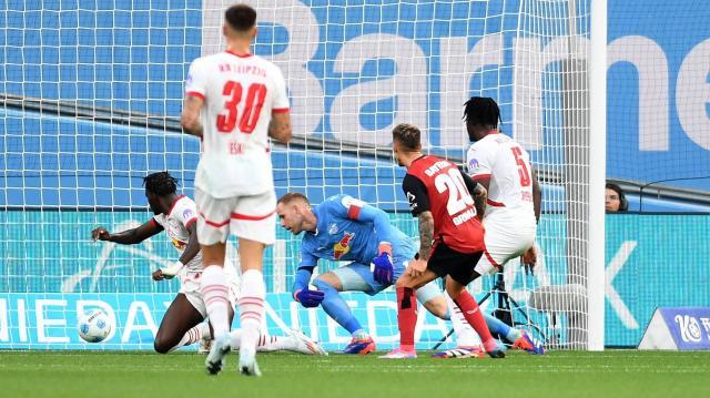 九游体育app-2比0领先就不会踢，控不住场的勒沃库森失德甲金身