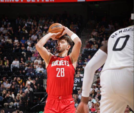 九游体育-减重变壮！火箭版约基奇17+4+4很稳，冲2.24亿顶薪