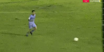 1672788115003035054.gif 九游体育app-【早报】强行制造悬念?枪手两度点球未判惹争议!