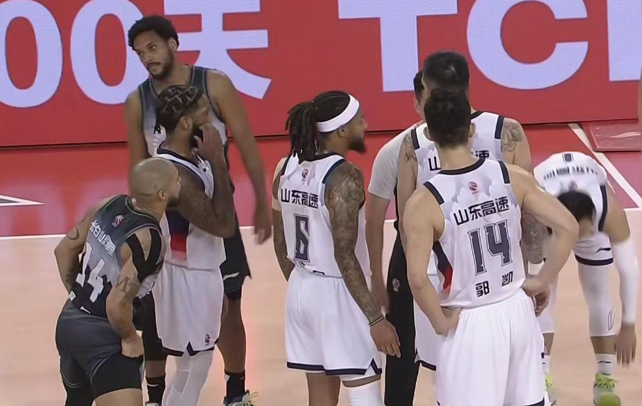 九游体育官网-山东男篮逆转吉林9分险胜,陶汉林12+7鲍威尔爆发,姜伟泽17+4+4