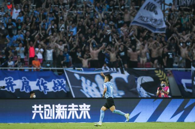 1660096682315006391.jpg 九游体育官网入口-连媒:因疫情赛程边走边看 中超或增一周双赛频率